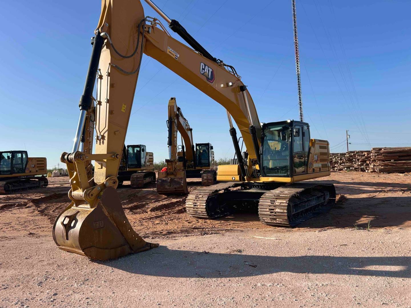 2023 CAT 330GC