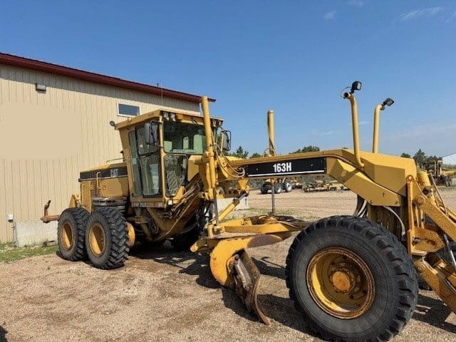 2004 CAT 163H