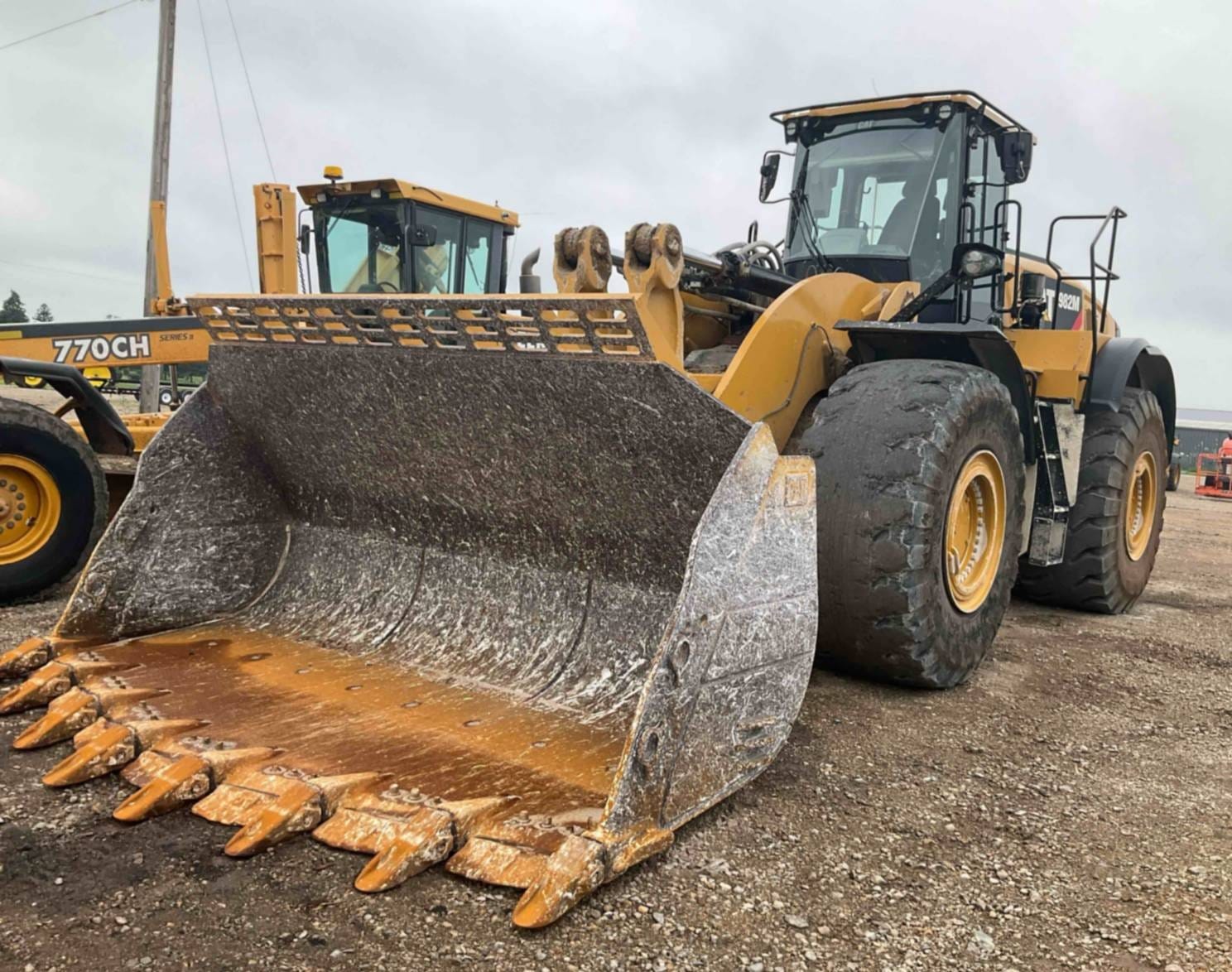 2018 CAT 982M