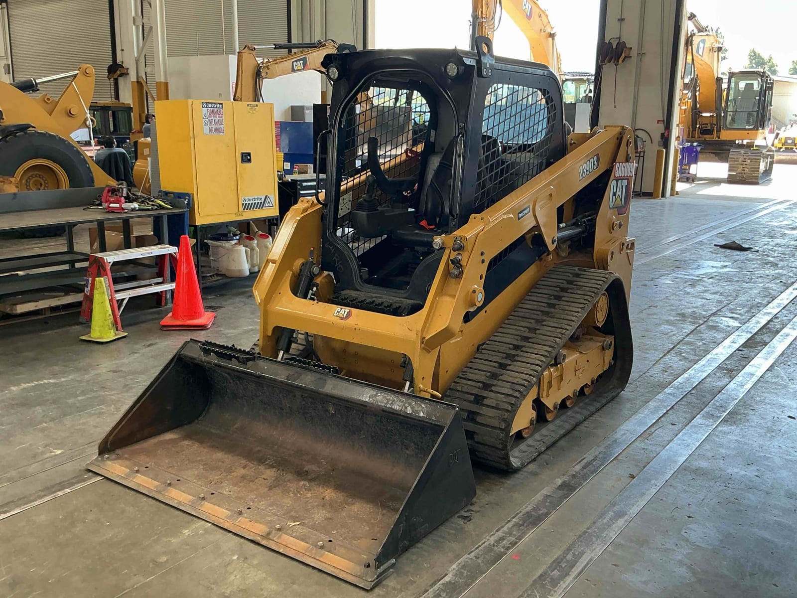 2022 Cat 239D3