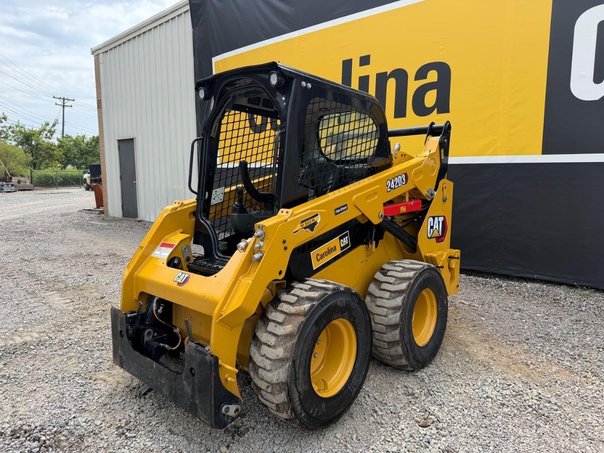 2024 Cat 242D3
