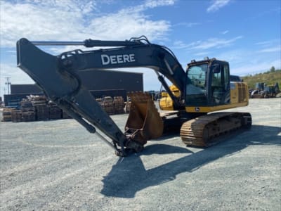 2016 John Deere 210G LC