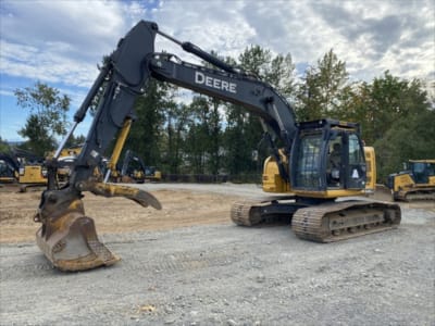 2018 John Deere 245G LC