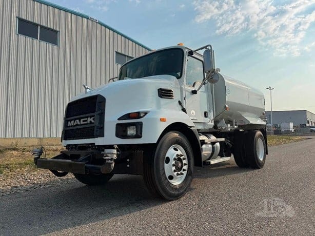 2022 MACK MD6
