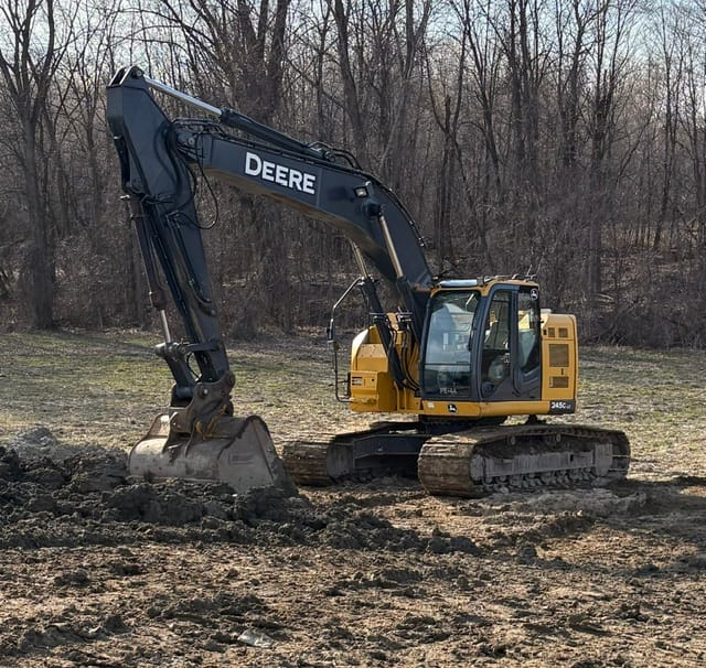 John Deere 245G LC 2020