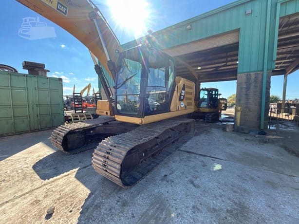2018 CATERPILLAR 323