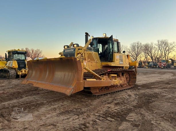 2017 KOMATSU D85PX-18