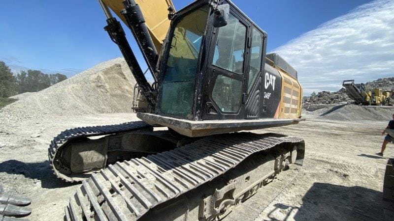 2017 CAT 												349F L