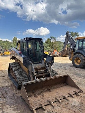 2023 DEERE 333G