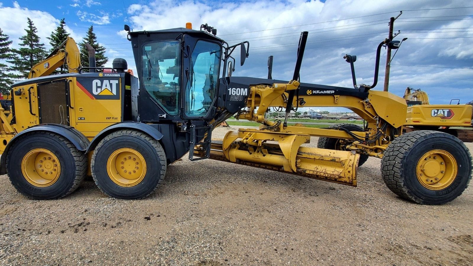 2015 CAT 												160M AWD