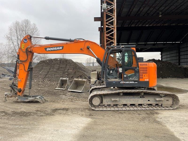 2022 Doosan 												DX235 LCR-5