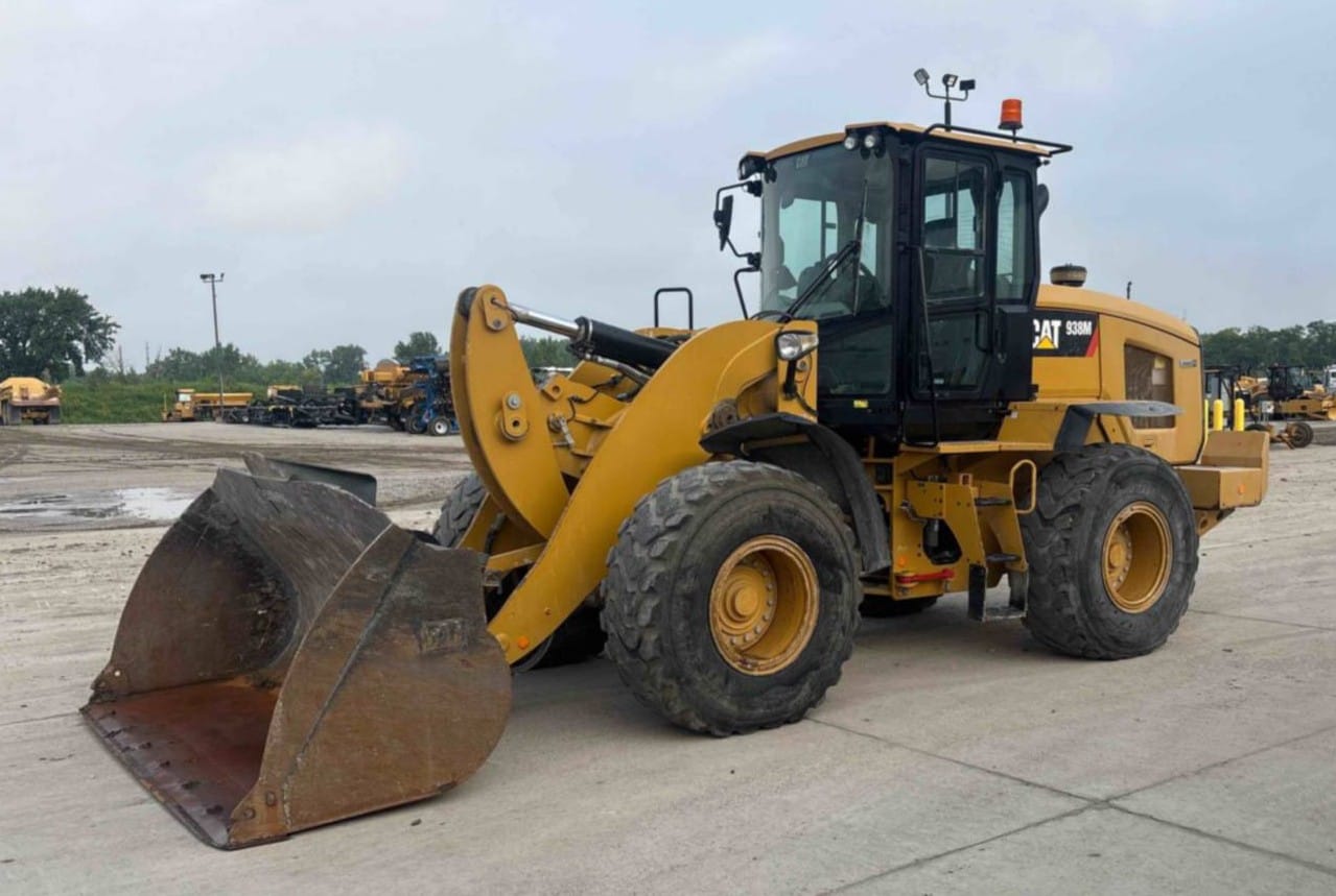 2019 CAT 938M