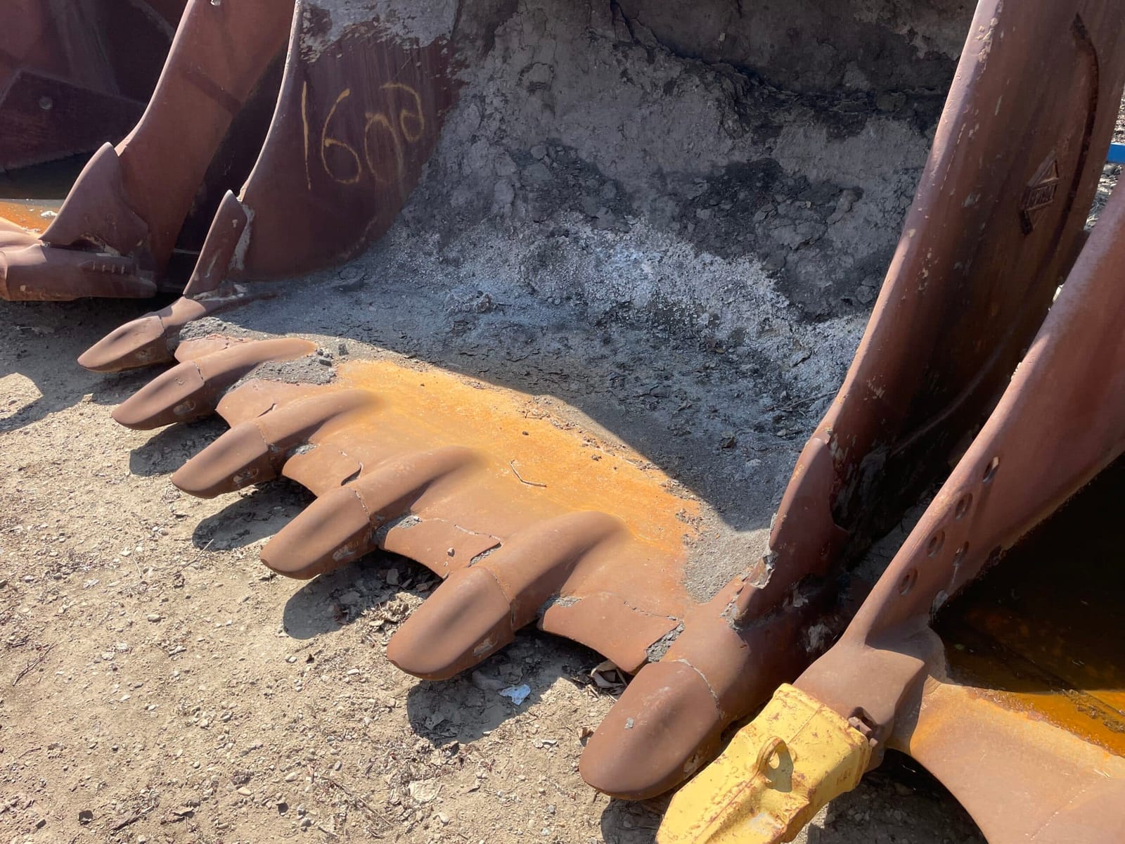 Muskeg 1200 Bucket
