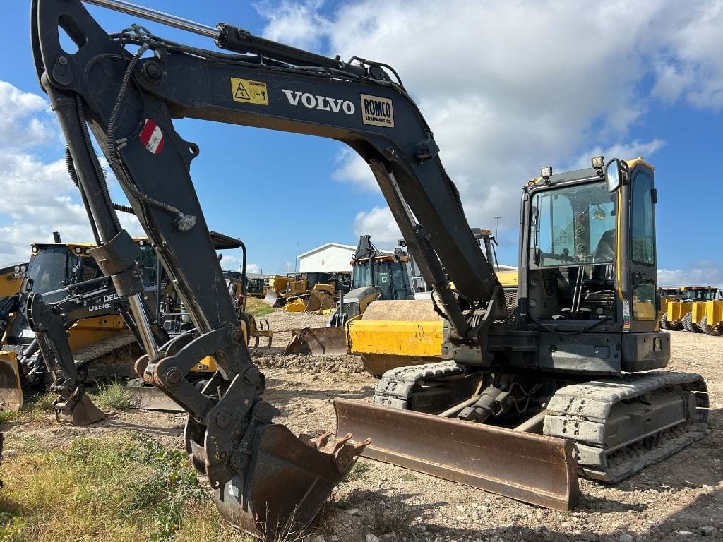 2022 Volvo ECR88 Excavator