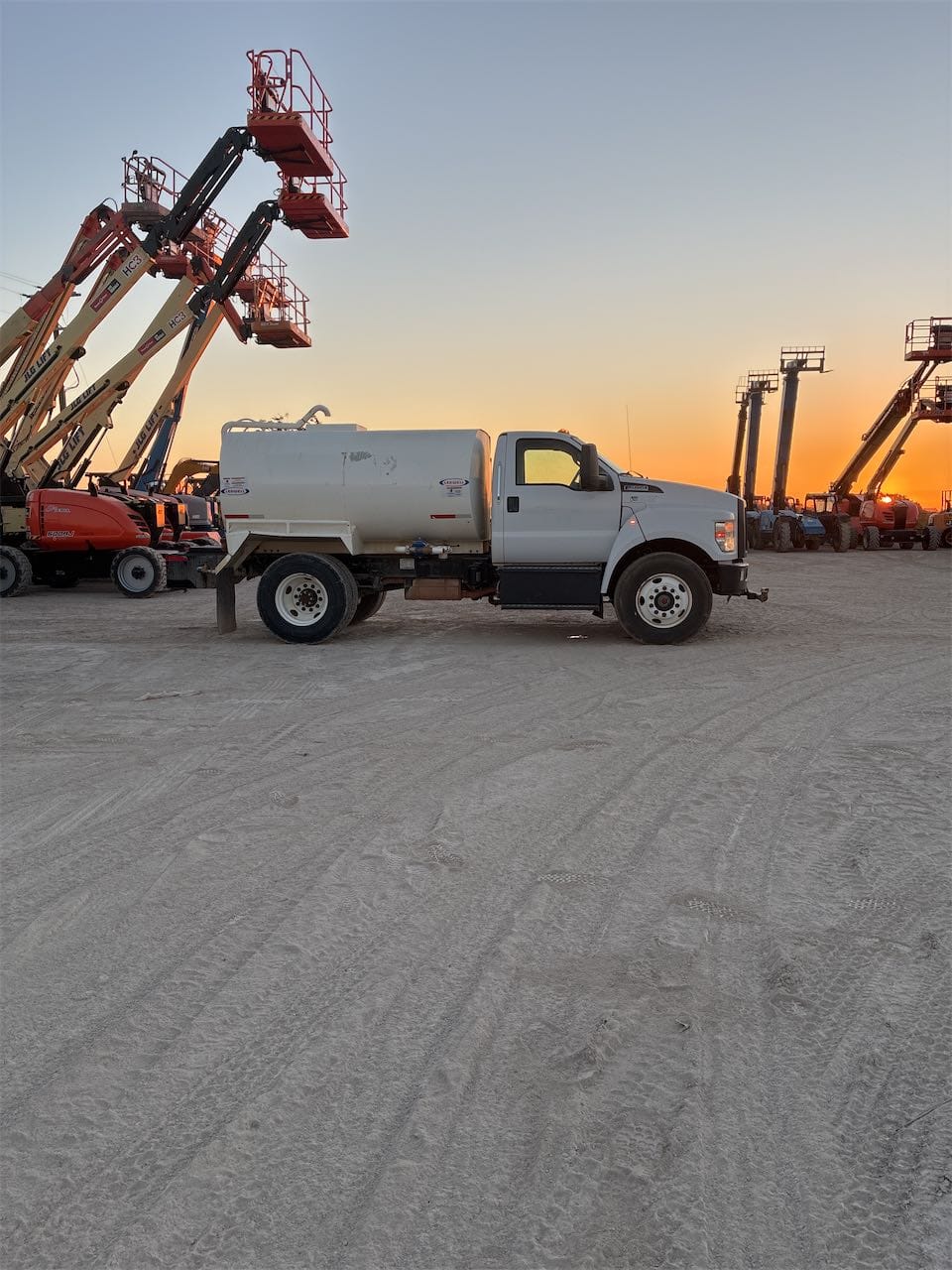 2017 FORD F650 GAS