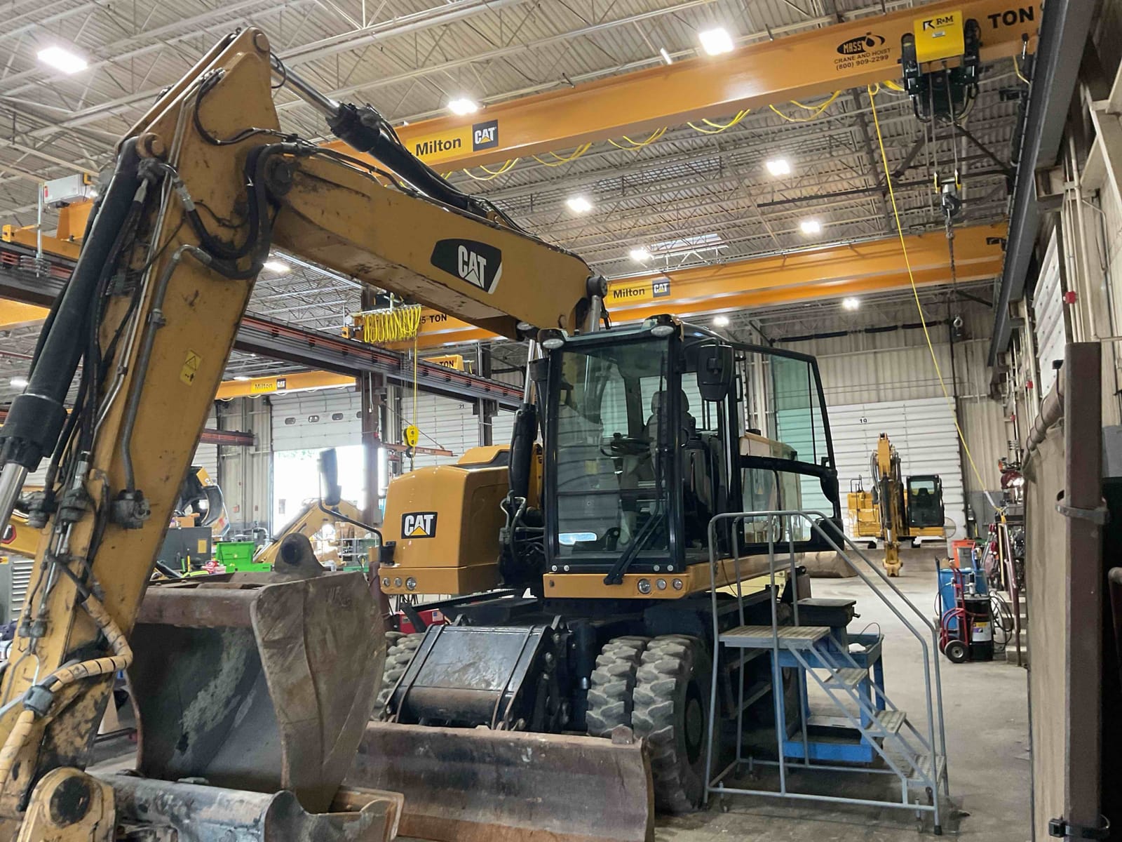 2016 CAT M320F