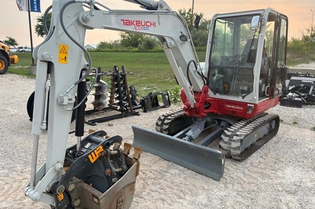 2026 TAKEUCHI TB240