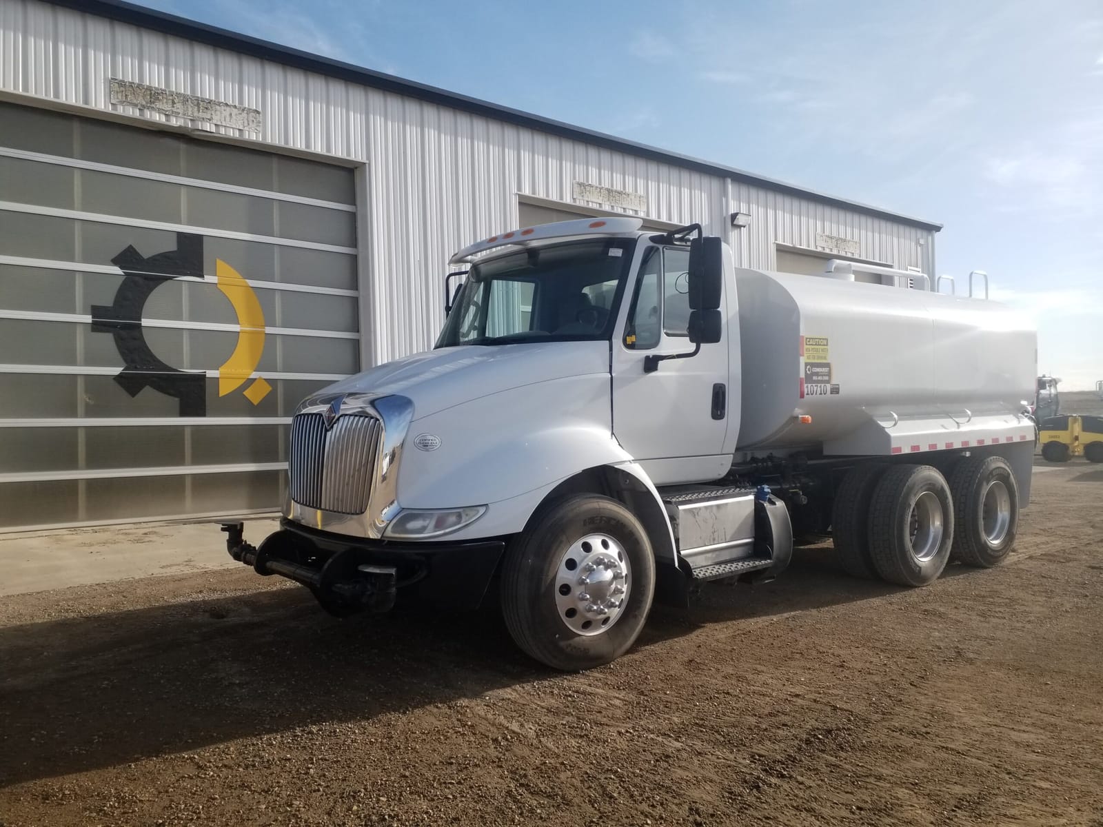 2015 International 												8600SBA