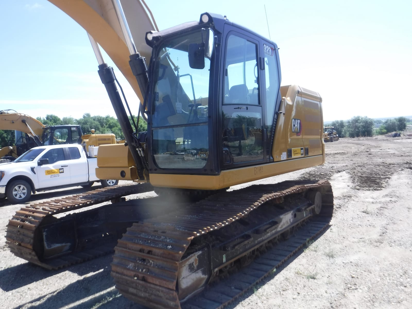 2023 Cat 323
