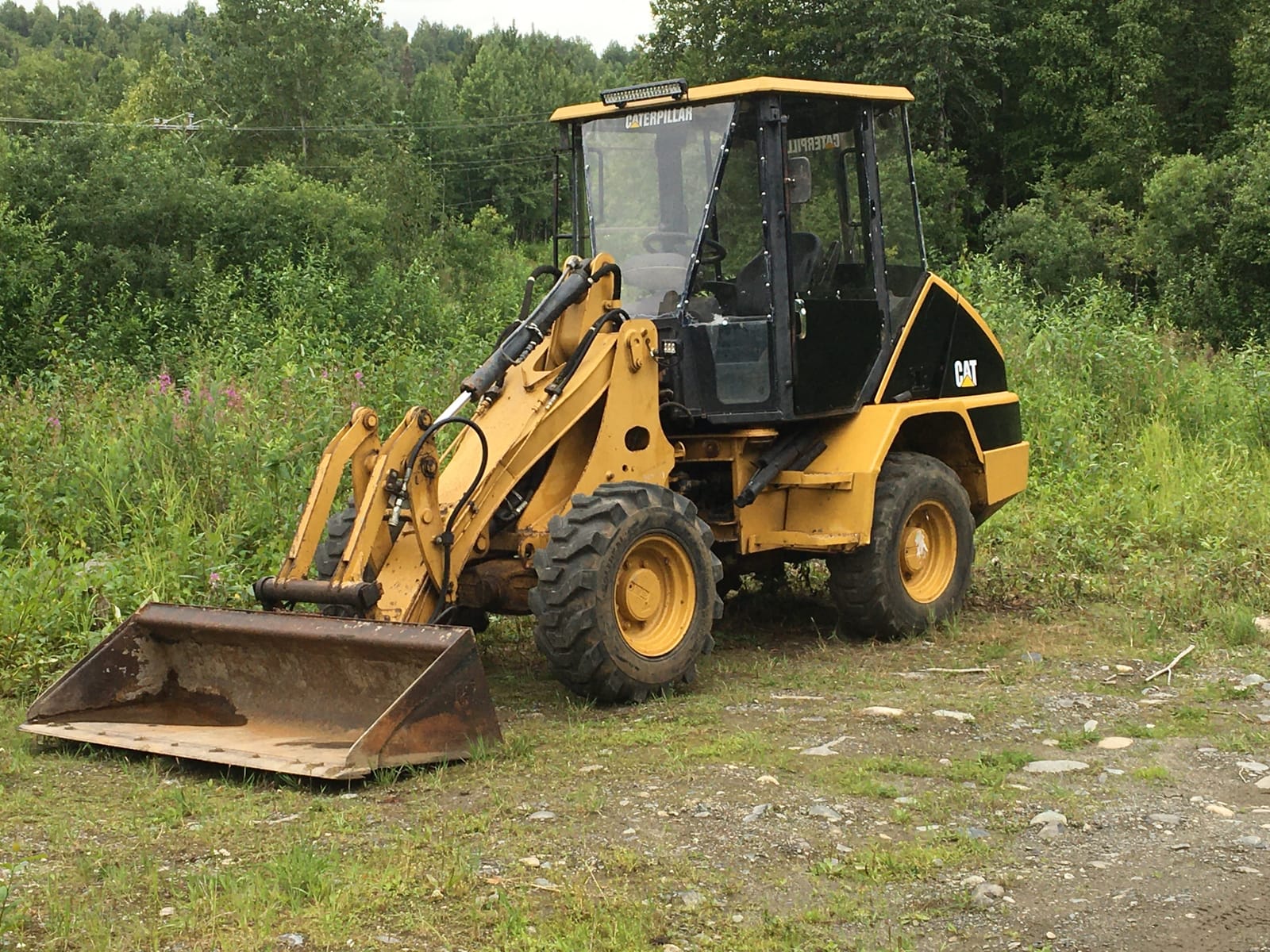 2005 Cat 902