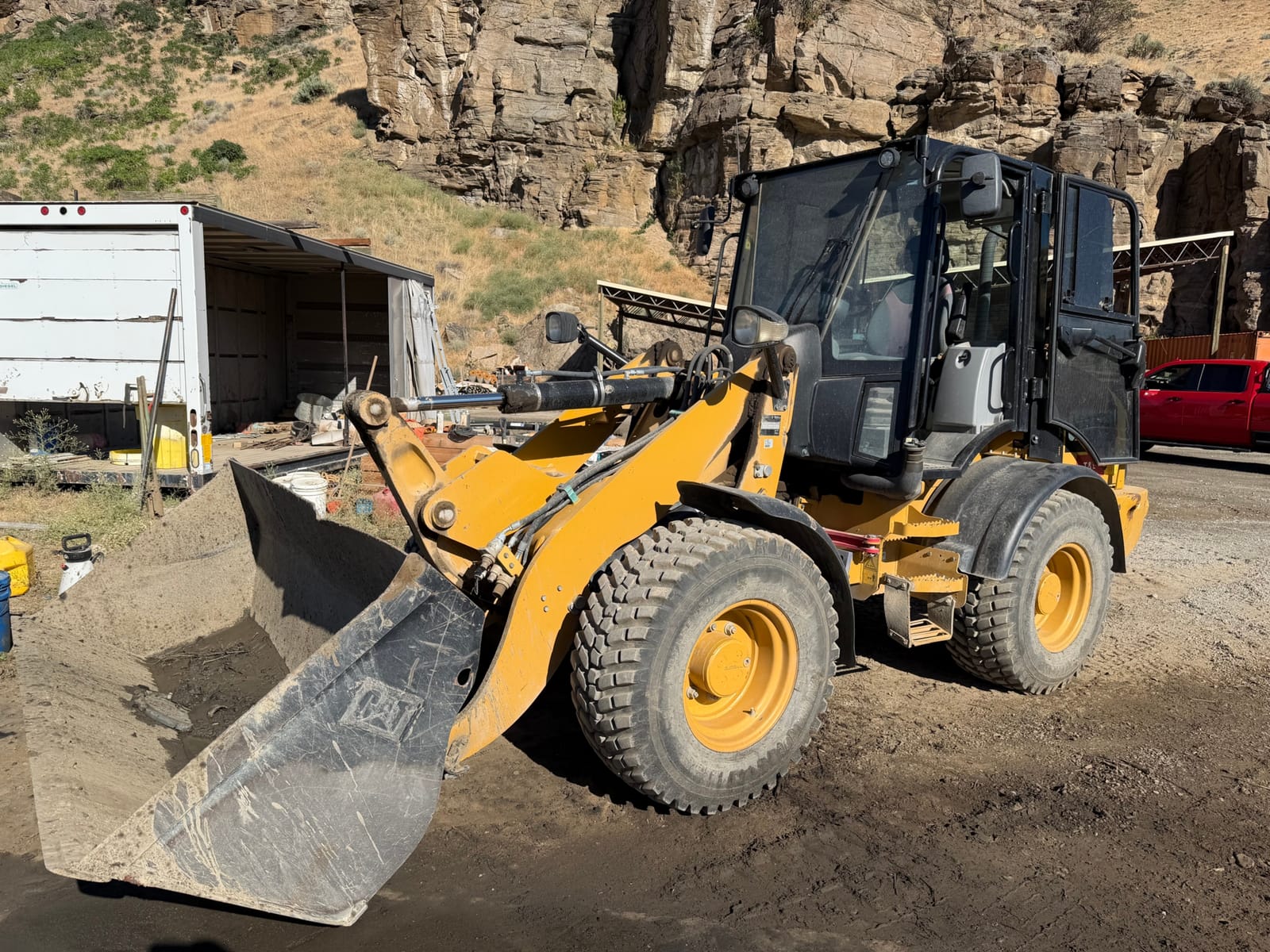2018 Cat 908M