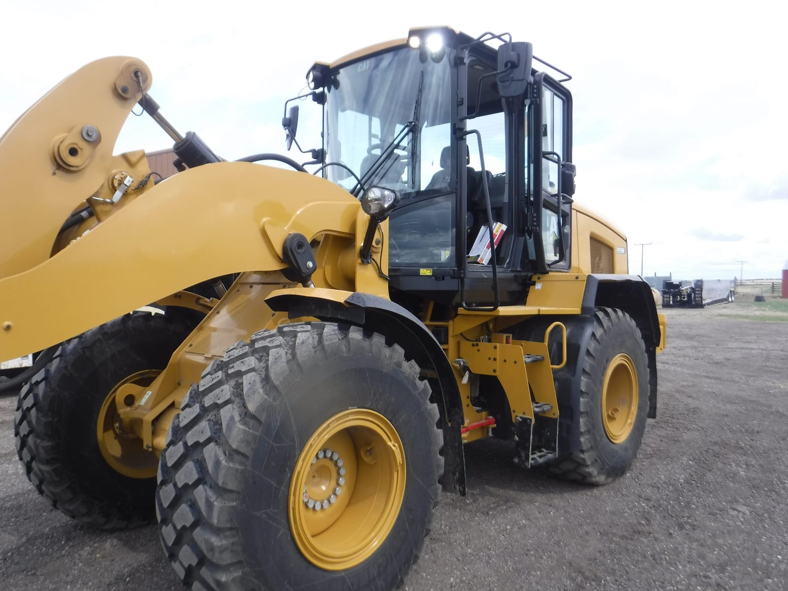 2023 Cat 926M