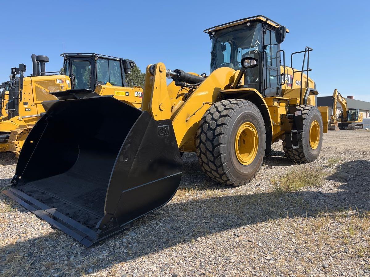 2025 Cat 950