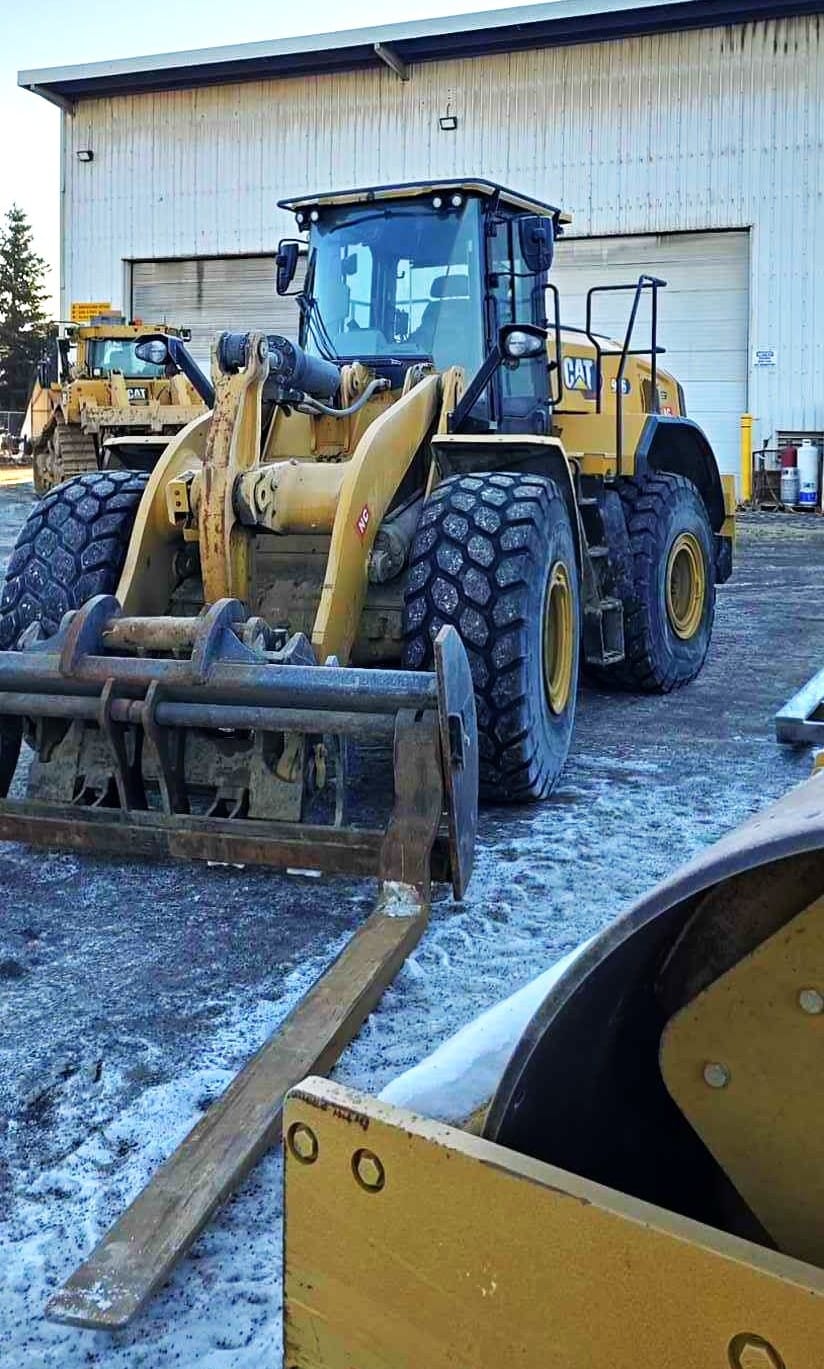 2023 Cat 966
