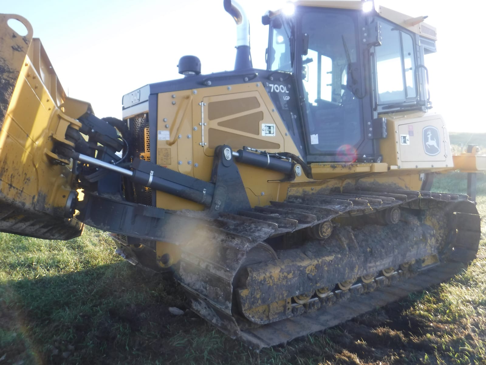 2023 John Deere 700L