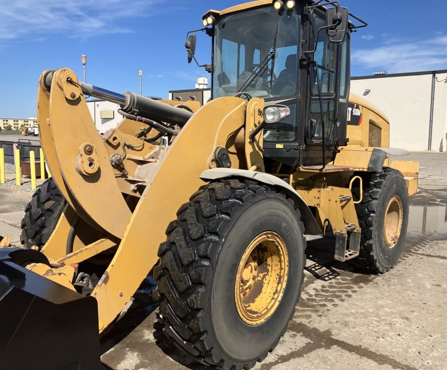 2016 CAT 938M