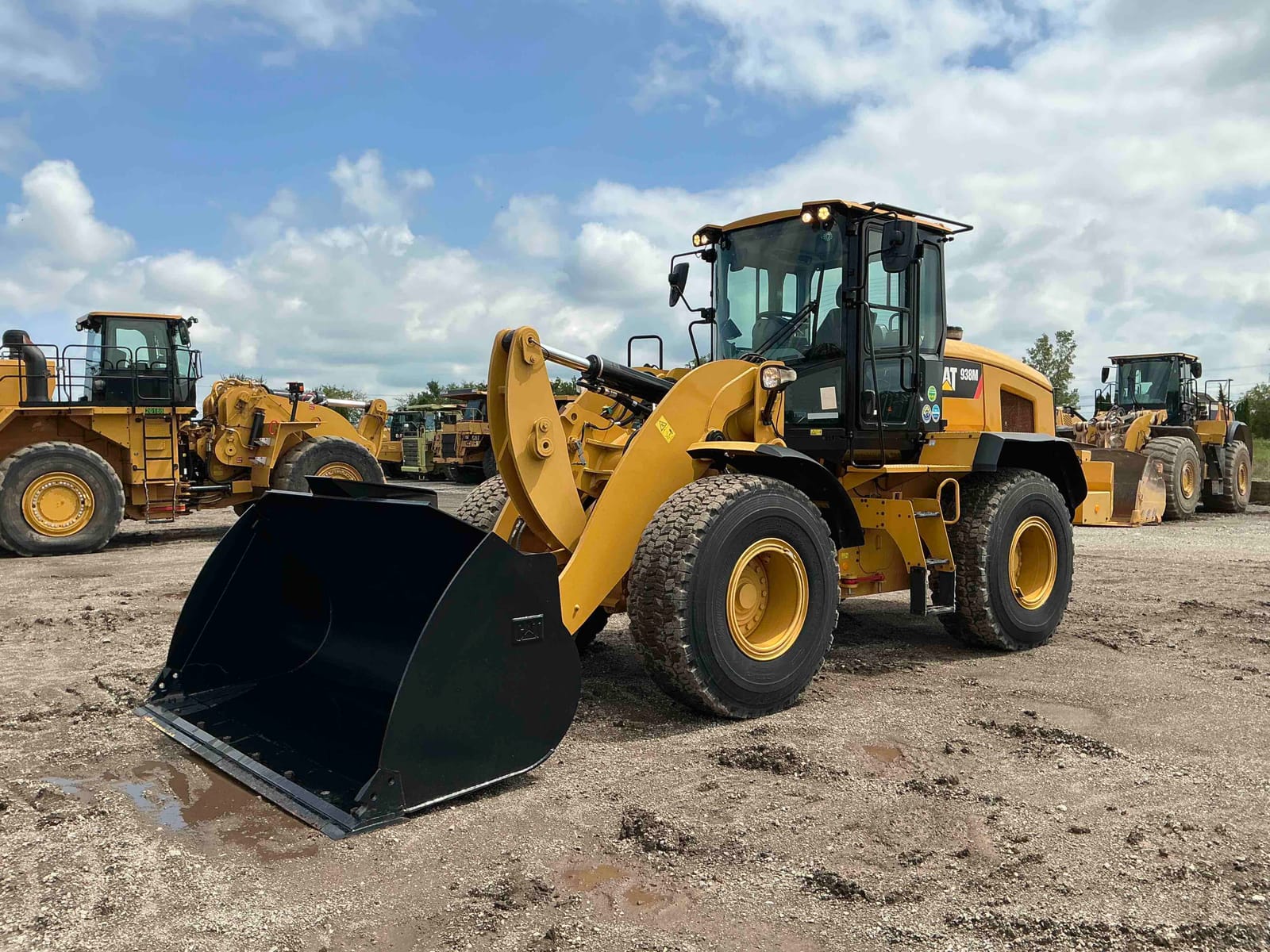 2017 Cat 938M