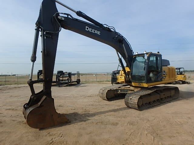 2023 JOHN DEERE 210