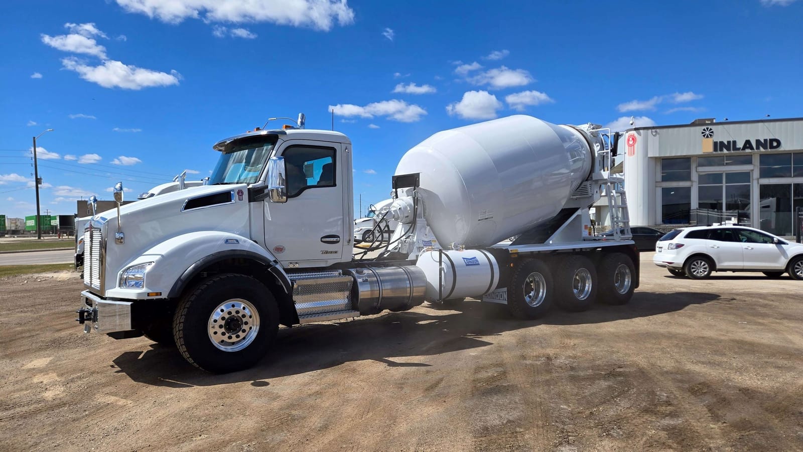 2027 Kenworth T880