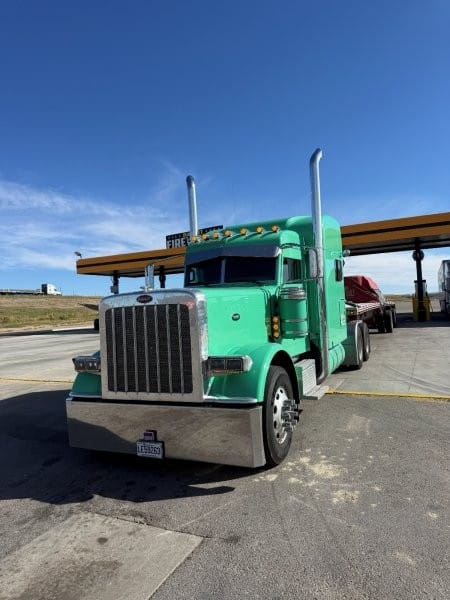 Peterbilt 389 2022