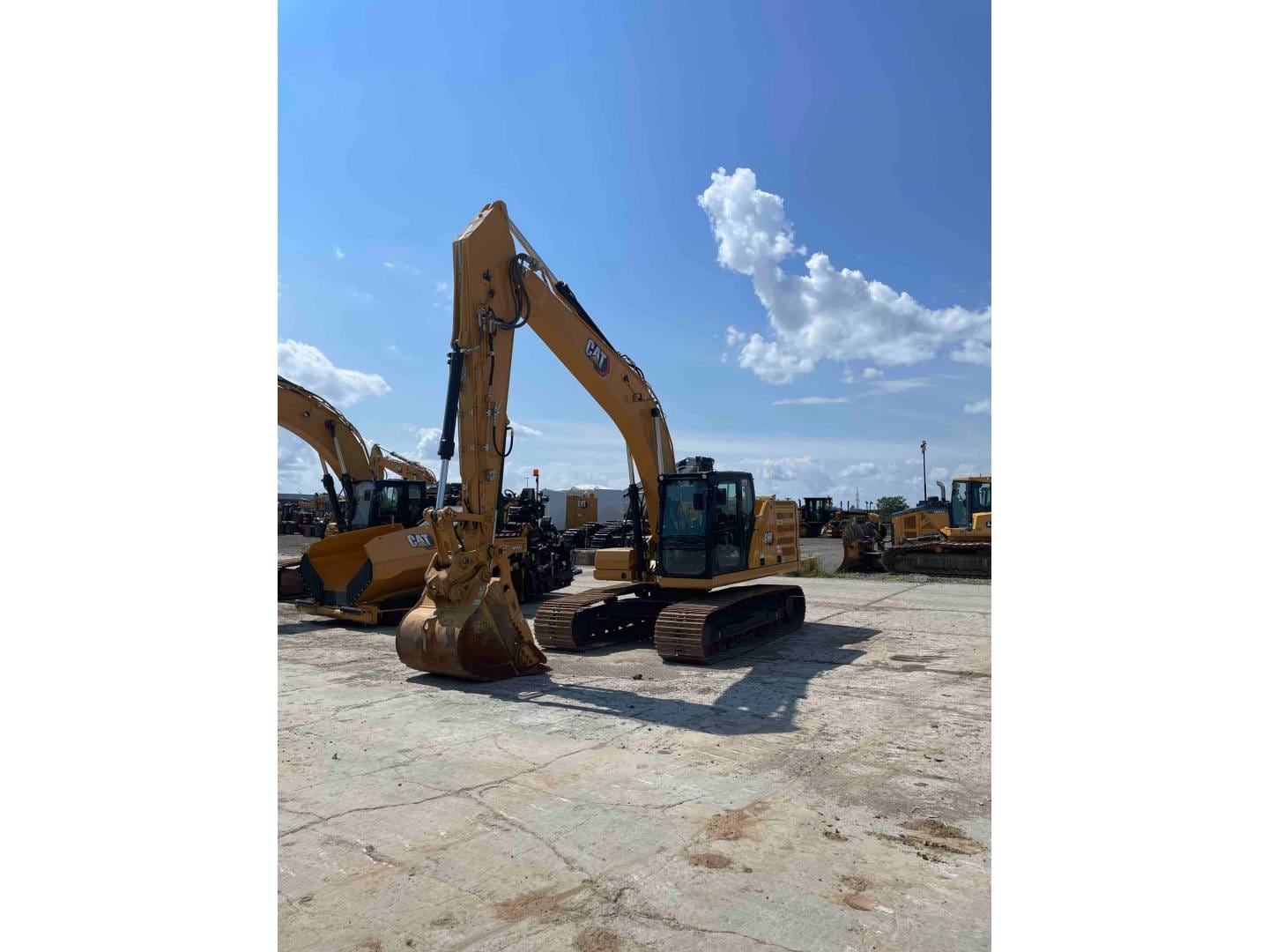 2024 CAT 323-07F