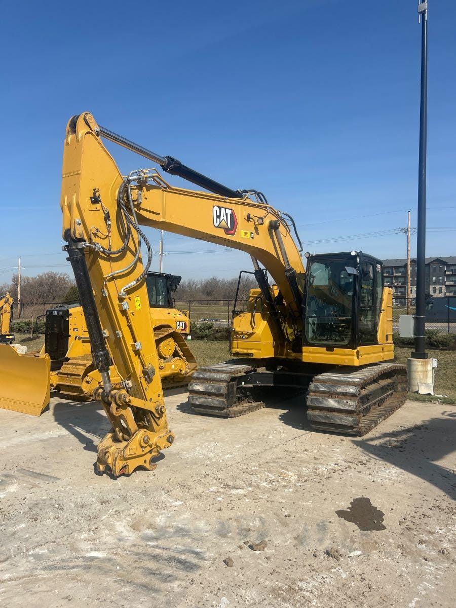 2024 Cat 325-079X