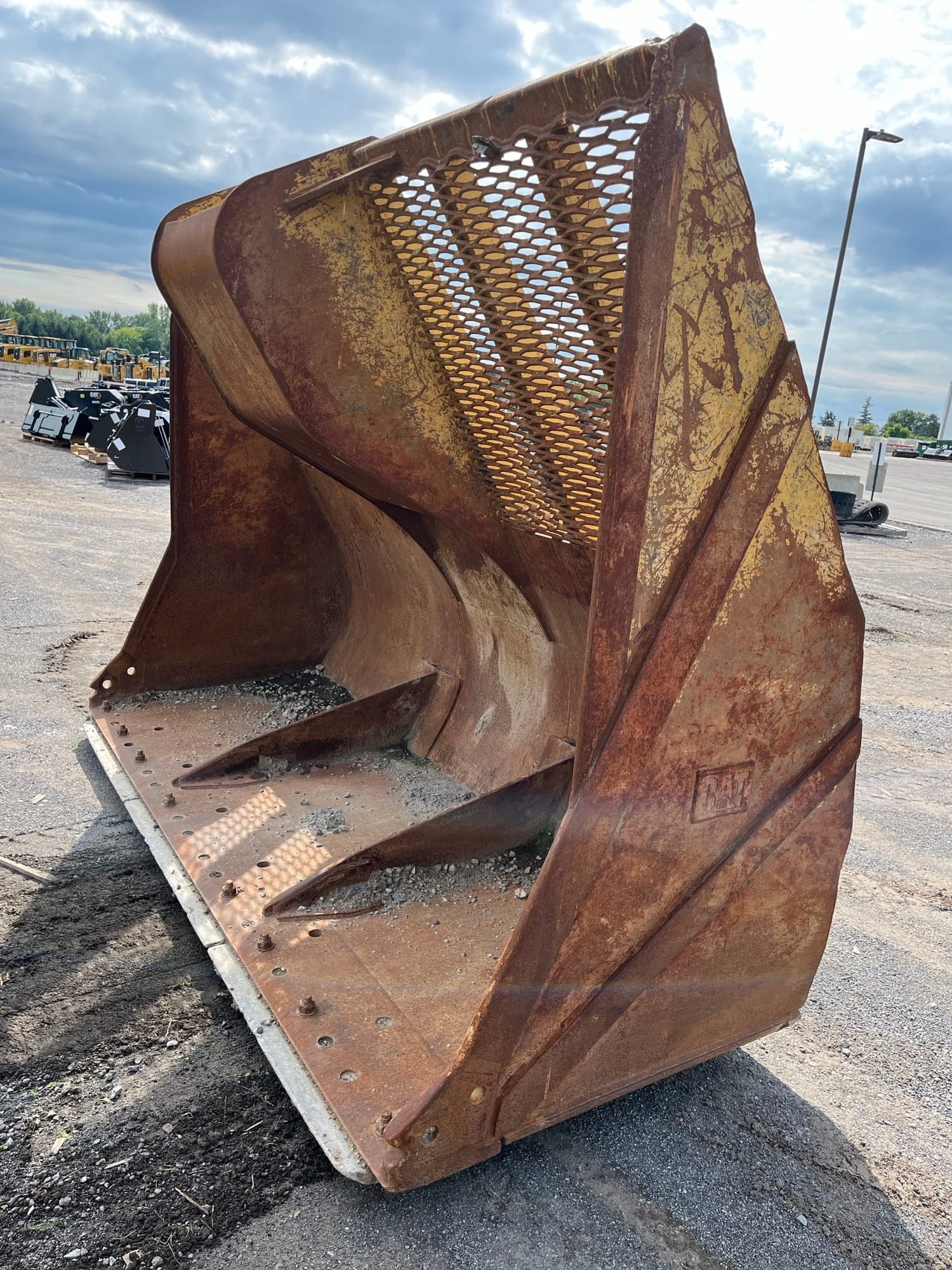 2014 CAT 950G 6.5 CYD MATERIAL HANDLING BUCKET
