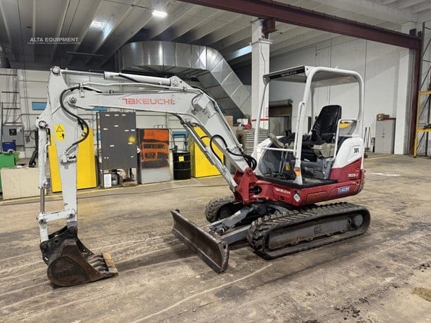 2019 TAKEUCHI TB235-2