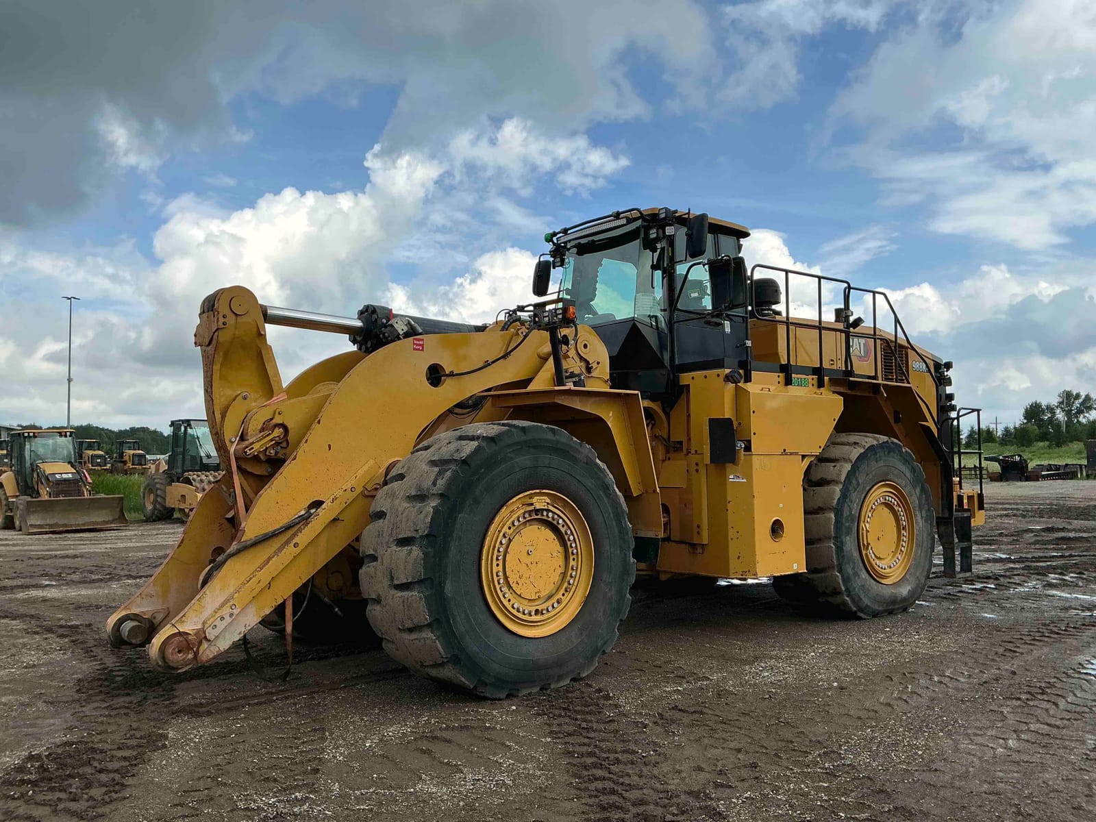 2022 Cat 988KXE