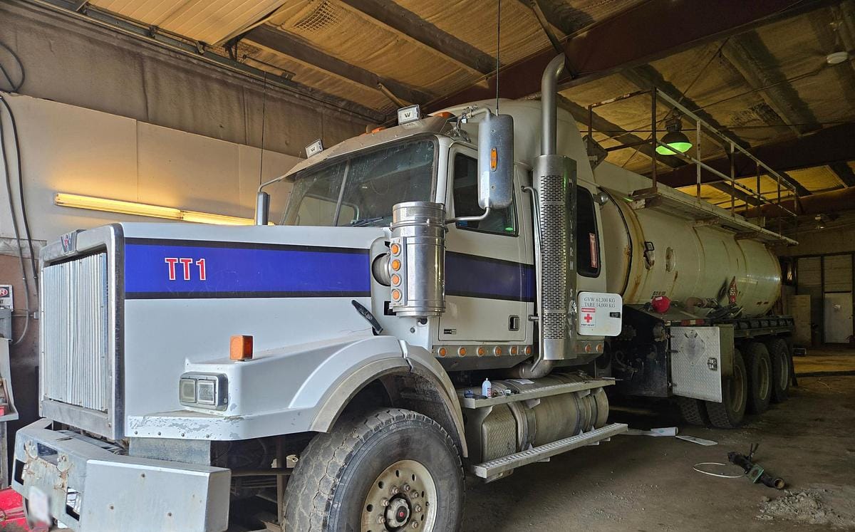 2011 Western Star 4900SA Tanker Truck
