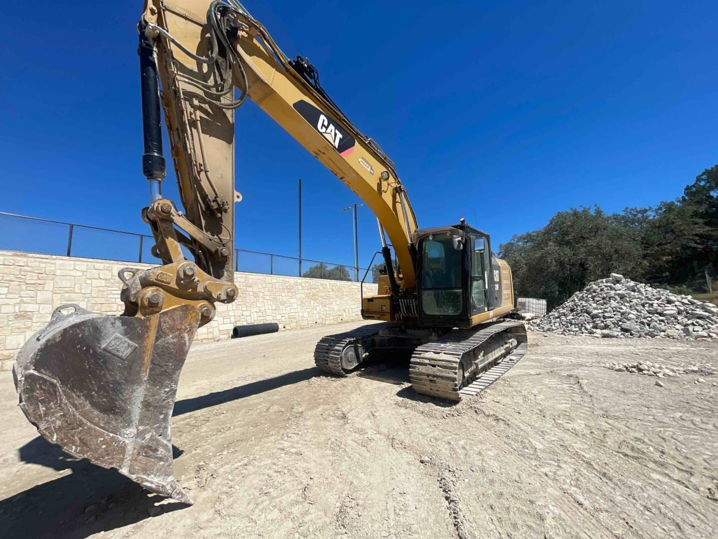 2016 CAT 320FL