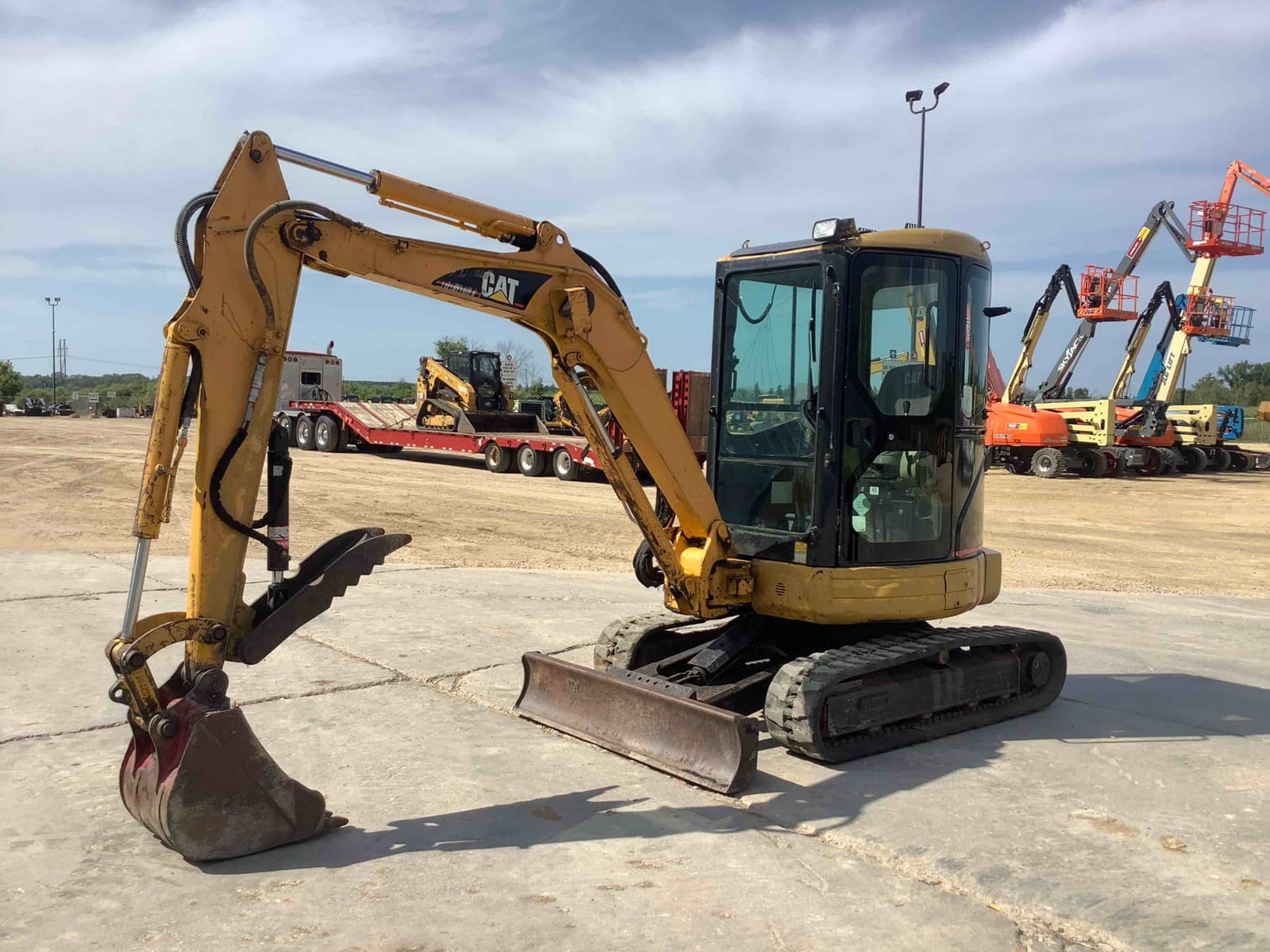 2003 CAT 303CR