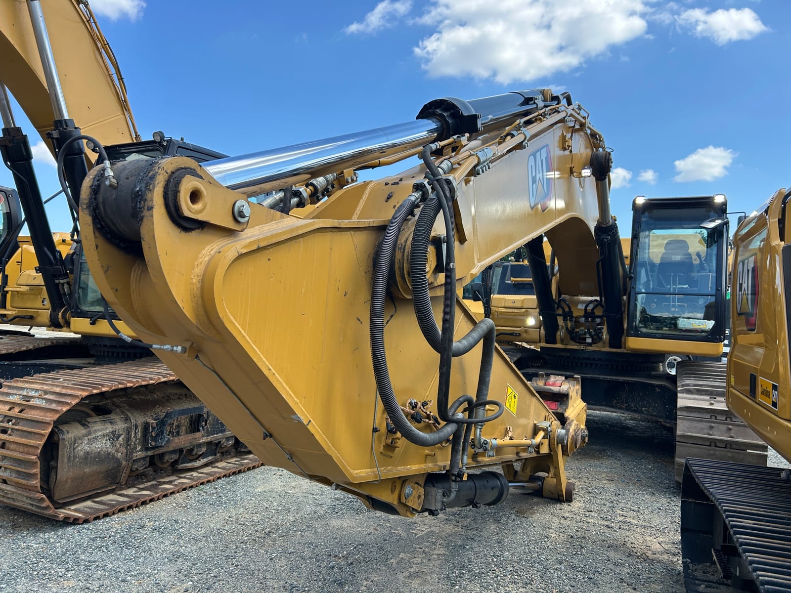 2022 Cat 349