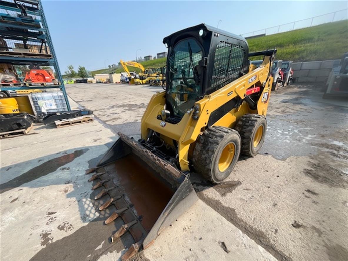 CATERPILLAR 242D3 2025