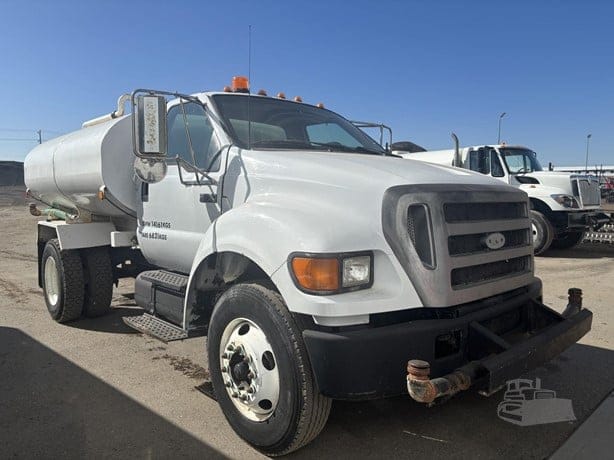 2004 FORD F750 XL SD