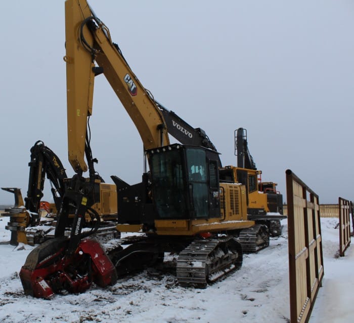 2021 Caterpillar 538 and Waratah 622C Processor