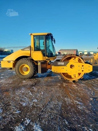 2022 VOLVO SD115B