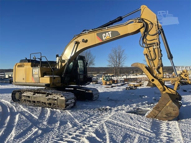 2016 CATERPILLAR 320FL