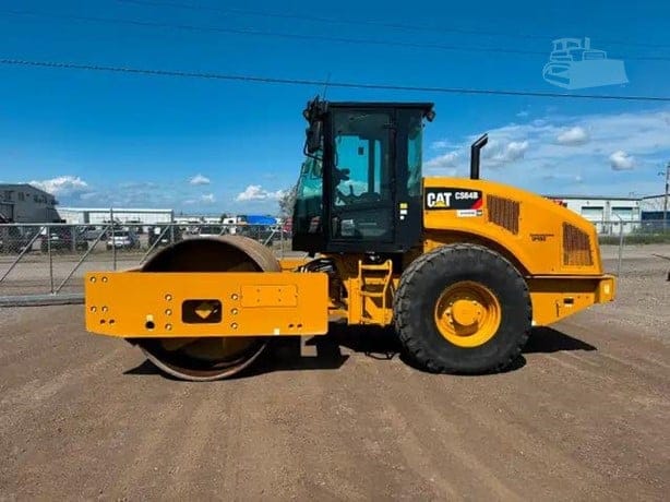 2018 CATERPILLAR CS64B
