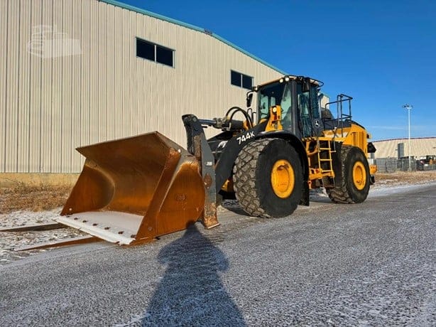 2014 DEERE 744K